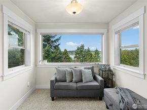 2744 NW Pine Cone Place, Issaquah WA 98027