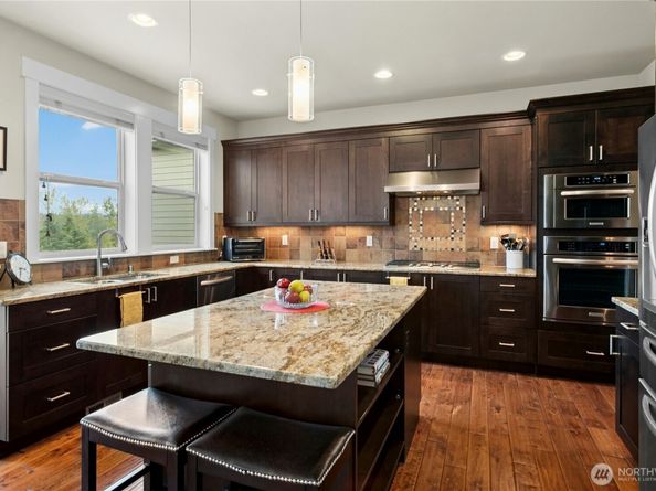 2744 NW Pine Cone Place, Issaquah WA 98027