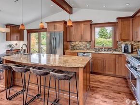 5829 112th Place NE, Kirkland WA 98033