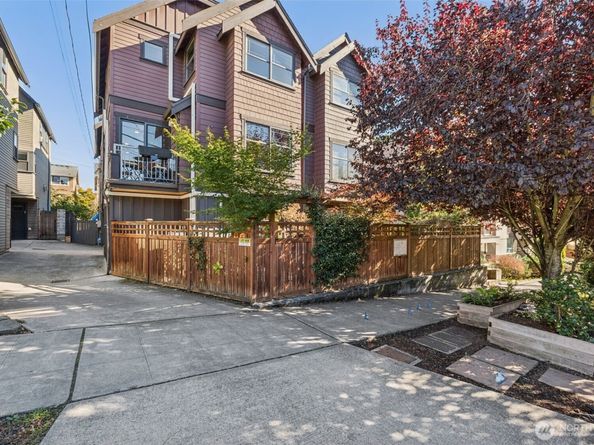 3634 Palatine Avenue N B, Seattle WA 98103