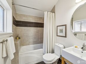 3634 Palatine Avenue N B, Seattle WA 98103