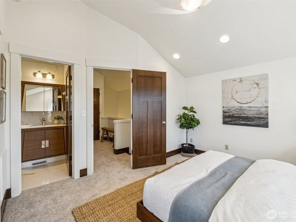 3634 Palatine Avenue N B, Seattle WA 98103