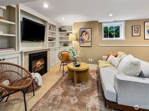 3879 44th Avenue NE, Seattle WA 98105