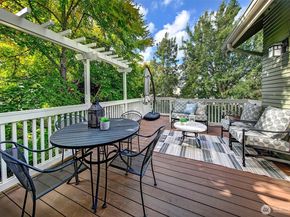 3879 44th Avenue NE, Seattle WA 98105