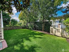 3879 44th Avenue NE, Seattle WA 98105