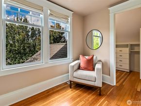 3879 44th Avenue NE, Seattle WA 98105