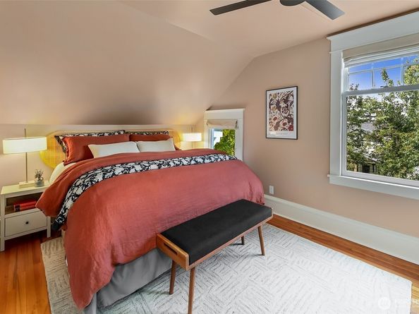 3879 44th Avenue NE, Seattle WA 98105
