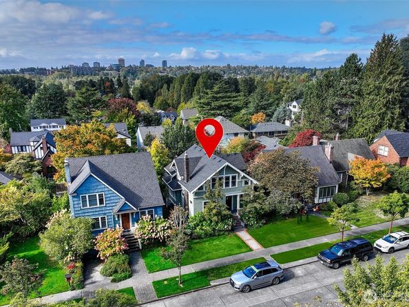 3879 44th Avenue NE, Seattle WA 98105