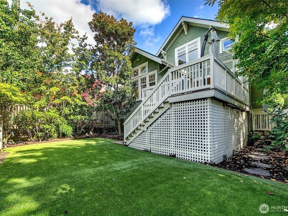 3879 44th Avenue NE, Seattle WA 98105