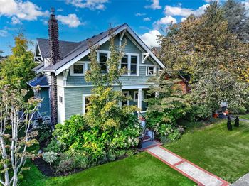 3879 44th Avenue NE