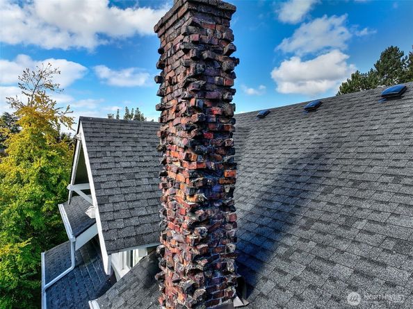 3879 44th Avenue NE, Seattle WA 98105