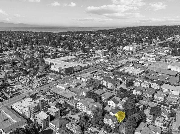 1140 N 92nd Street, Seattle WA 98103