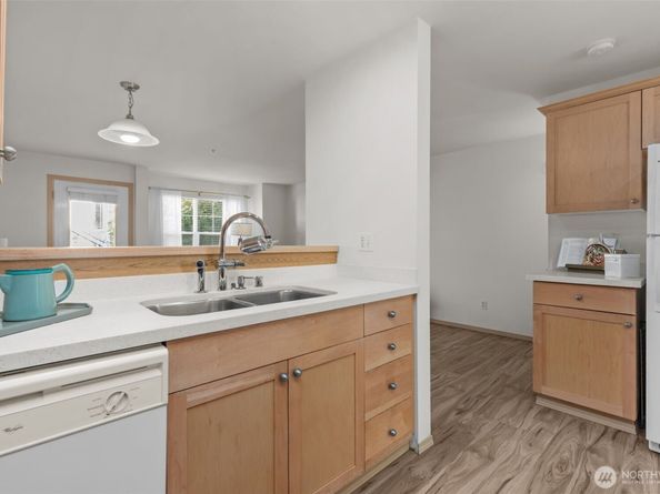 1140 N 92nd Street, Seattle WA 98103