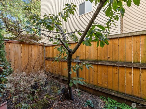 1140 N 92nd Street, Seattle WA 98103