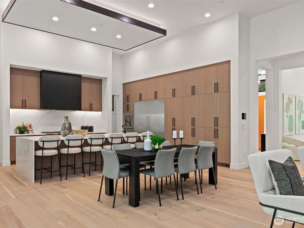 10230 SE 13th Place, Bellevue WA 98004