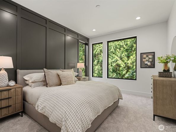 10230 SE 13th Place, Bellevue WA 98004
