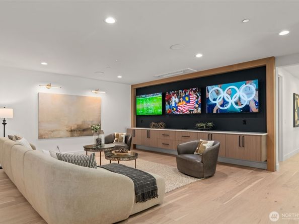 10230 SE 13th Place, Bellevue WA 98004
