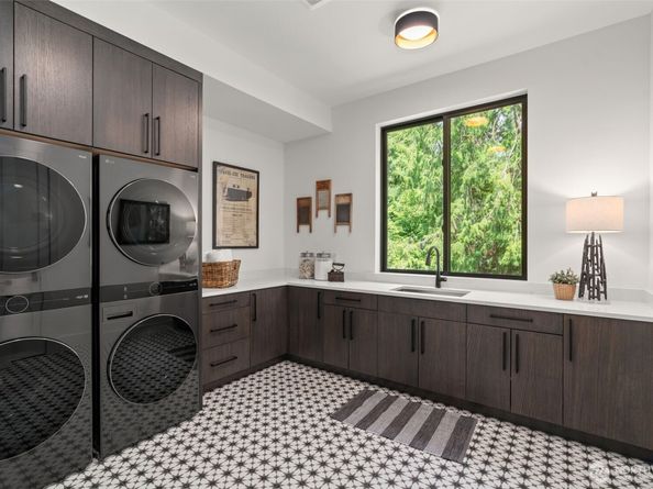 10230 SE 13th Place, Bellevue WA 98004