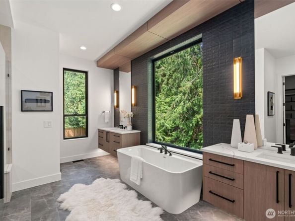 10230 SE 13th Place, Bellevue WA 98004