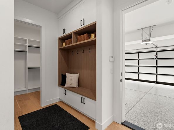10230 SE 13th Place, Bellevue WA 98004