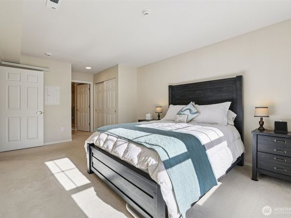 4109 224th Lane SE 207, Issaquah WA 98029