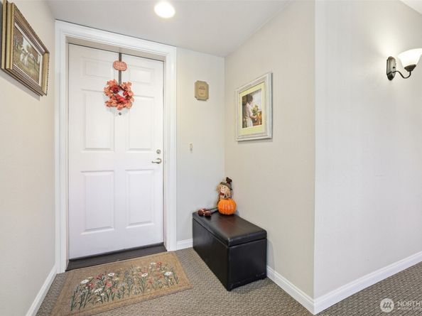 4109 224th Lane SE 207, Issaquah WA 98029