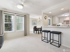 4109 224th Lane SE 207, Issaquah WA 98029