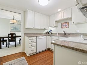 4109 224th Lane SE 207, Issaquah WA 98029