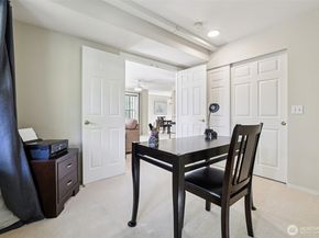 4109 224th Lane SE 207, Issaquah WA 98029