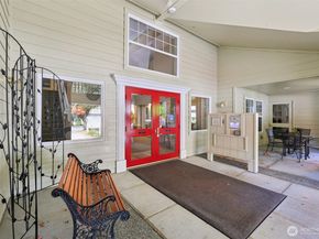 4109 224th Lane SE 207, Issaquah WA 98029