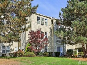 4109 224th Lane SE 207, Issaquah WA 98029