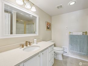 4109 224th Lane SE 207, Issaquah WA 98029