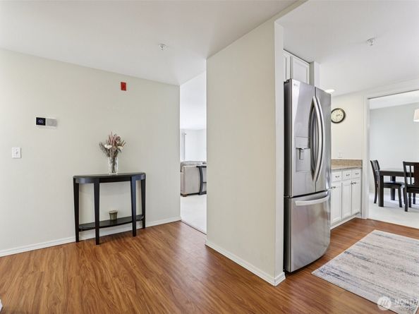 4109 224th Lane SE 207, Issaquah WA 98029