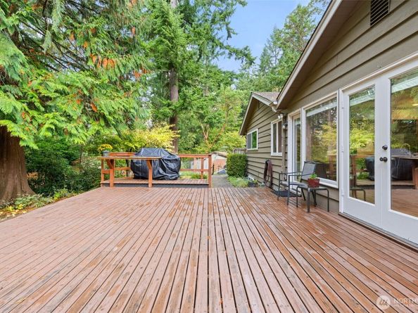 17015 32nd Avenue NE, Lake Forest Park WA 98155