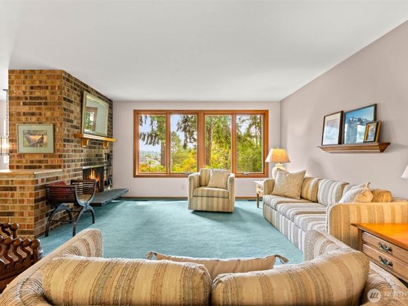 17015 32nd Avenue NE, Lake Forest Park WA 98155