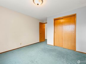17015 32nd Avenue NE, Lake Forest Park WA 98155
