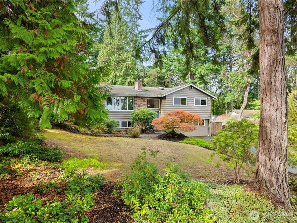 17015 32nd Avenue NE, Lake Forest Park WA 98155