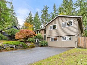17015 32nd Avenue NE, Lake Forest Park WA 98155
