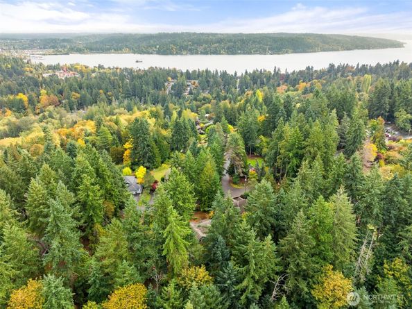 17015 32nd Avenue NE, Lake Forest Park WA 98155