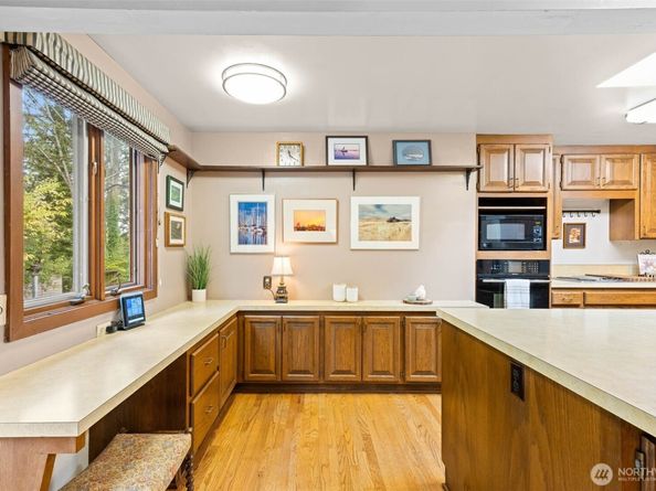 17015 32nd Avenue NE, Lake Forest Park WA 98155