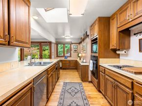 17015 32nd Avenue NE, Lake Forest Park WA 98155
