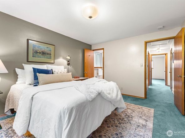 17015 32nd Avenue NE, Lake Forest Park WA 98155