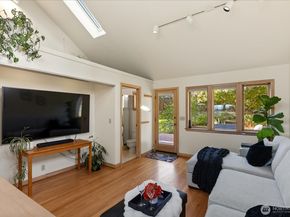 11307 24th Avenue NE, Seattle WA 98125