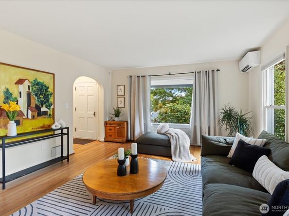 11307 24th Avenue NE, Seattle WA 98125