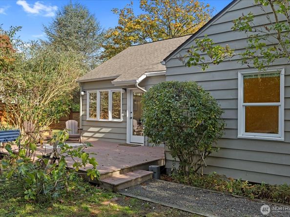 11307 24th Avenue NE, Seattle WA 98125