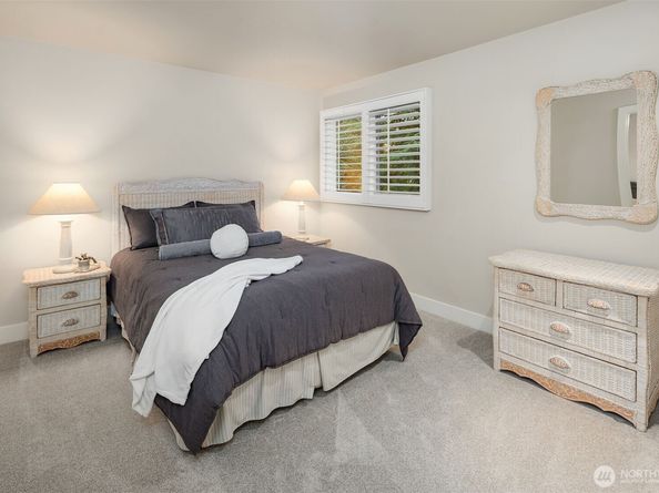 1728 Bellevue Way NE, Bellevue WA 98004