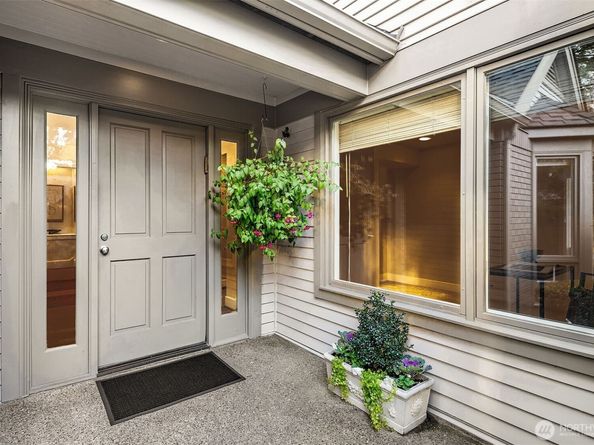 1728 Bellevue Way NE, Bellevue WA 98004