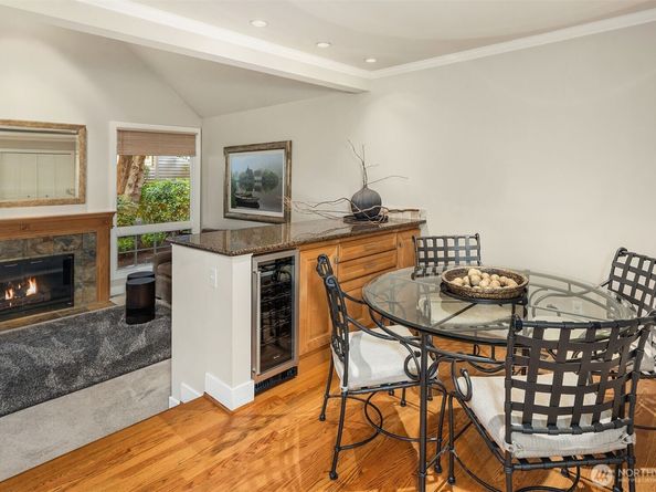 1728 Bellevue Way NE, Bellevue WA 98004