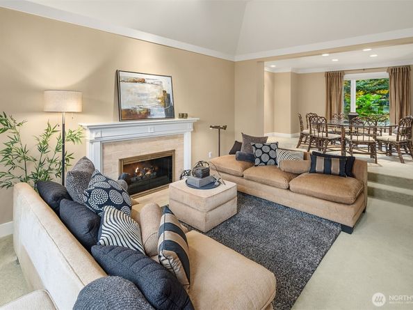 1728 Bellevue Way NE, Bellevue WA 98004