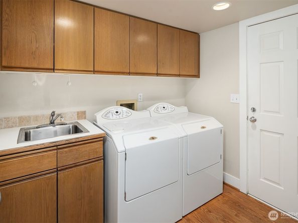 1728 Bellevue Way NE, Bellevue WA 98004